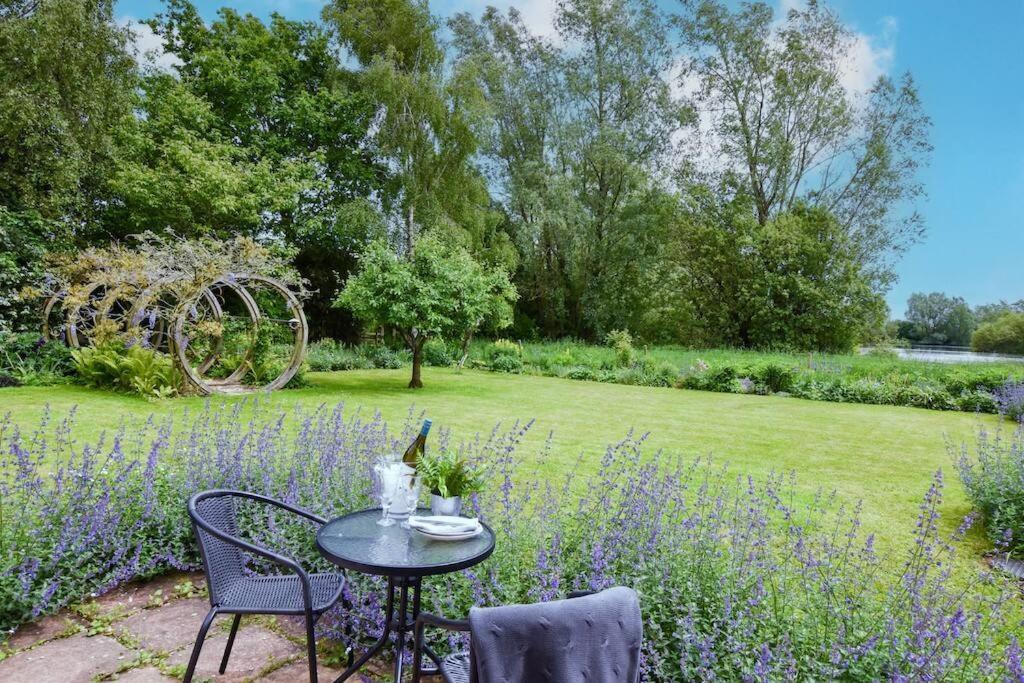 The Hideaway @ Flagham Cottage. Malmesbury Buitenkant foto